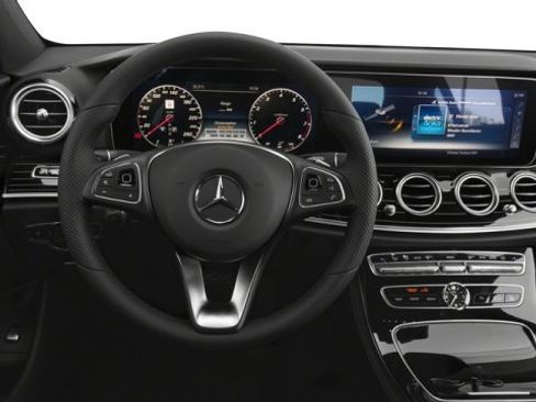 Used 2018 Mercedes-Benz E 400 4MATIC Sedan w/ Premium 1 Package image 10