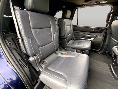 Used 2025 Toyota Sequoia Platinum AWD/4WD image 19