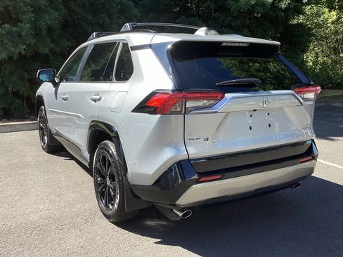 Used 2025 Toyota RAV4 SE w/ Convenience Package AWD/4WD image 9