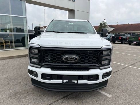 New 2026 Ford F250 Lariat w/ Black Appearance Package image 8