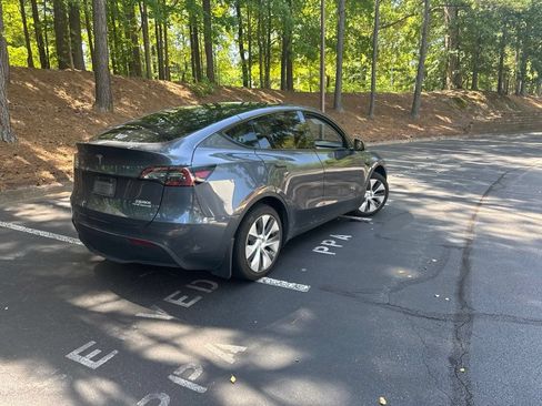 Used 2023 Tesla Model Y Long Range AWD/4WD image 4