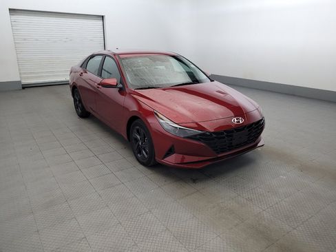Used 2023 Hyundai Elantra SEL w/ Preferred Accessory Package FWD image 13