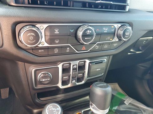 New 2026 Jeep Gladiator Sport image 17