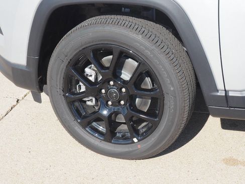 New 2026 Jeep Compass Latitude w/ Quick Order Package 29K image 4