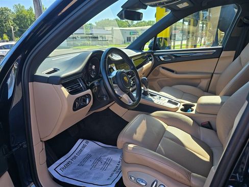 Used 2021 Porsche Macan AWD/4WD image 12