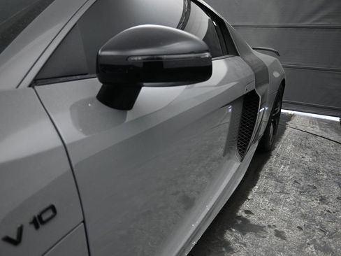 Used 2010 Audi R8 V10 image 35
