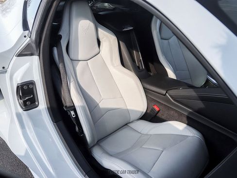 Used 2022 Chevrolet Corvette Stingray Coupe w/ 1LT image 36