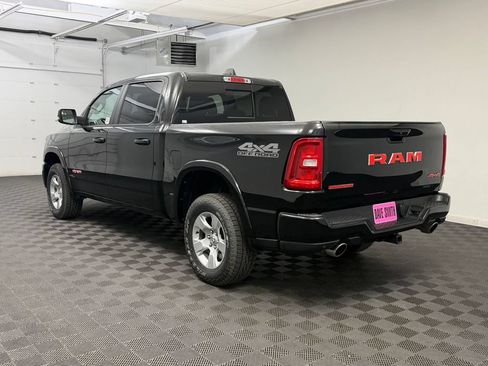Used 2025 RAM 1500 Big Horn AWD/4WD image 3