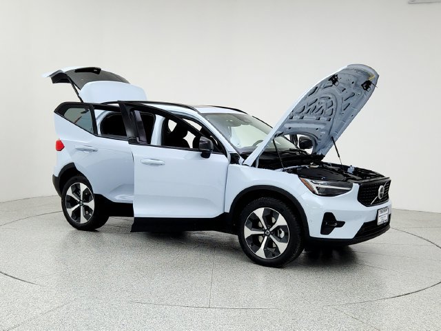 New 2026 Volvo XC40 B5 Plus w/ Protection Package Premier AWD/4WD image 10