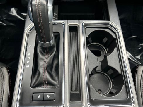 Certified 2019 Ford F150 Platinum w/ Equipment Group 701A Luxury image 31