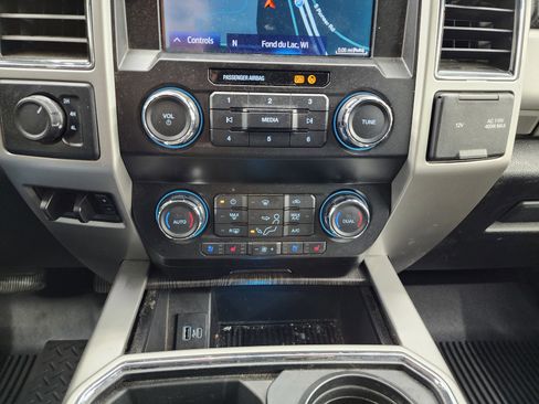 Used 2020 Ford F250 Lariat w/ Lariat Value Package image 15