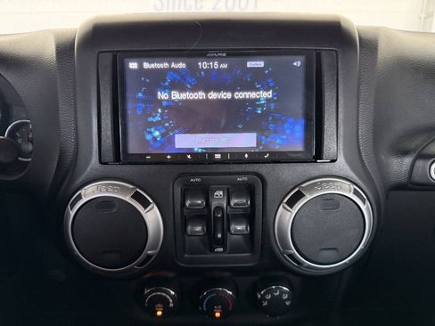 Used 2014 Jeep Wrangler Unlimited Sahara AWD/4WD image 29