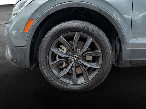 Used 2024 Volkswagen Tiguan SE AWD/4WD image 9