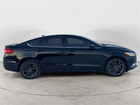 Used 2018 Ford Fusion SE w/ Equipment Group 201A image 6