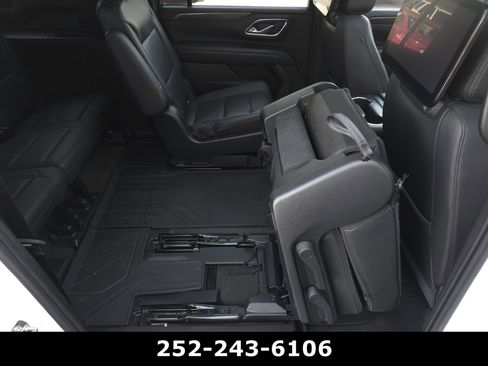 Used 2021 Chevrolet Suburban High Country image 41