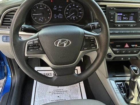 Used 2017 Hyundai Elantra SE FWD image 10
