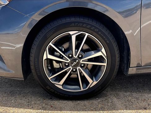 Certified 2023 Kia Forte LXS FWD image 7
