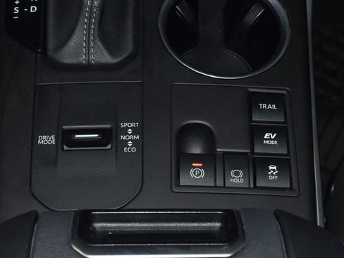 Used 2024 Toyota Highlander XLE image 22