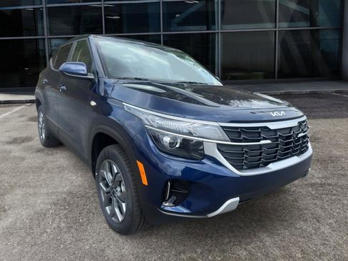 New 2026 Kia Seltos LX image 3
