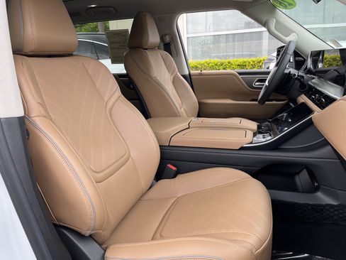 Certified 2026 INFINITI QX80 Luxe w/ Cargo Package AWD/4WD image 22