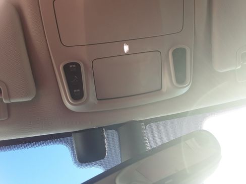 Used 2022 Chrysler Pacifica Touring-L w/ Uconnect Theater Family Group image 19