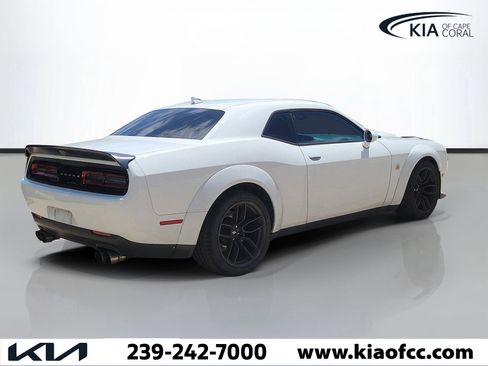 Used 2022 Dodge Challenger R/T Scat Pack RWD image 4