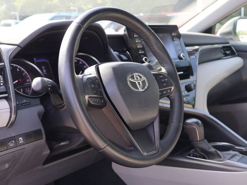 Used 2023 Toyota Camry SE FWD image 21