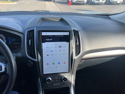 Used 2024 Ford Edge SEL image 17