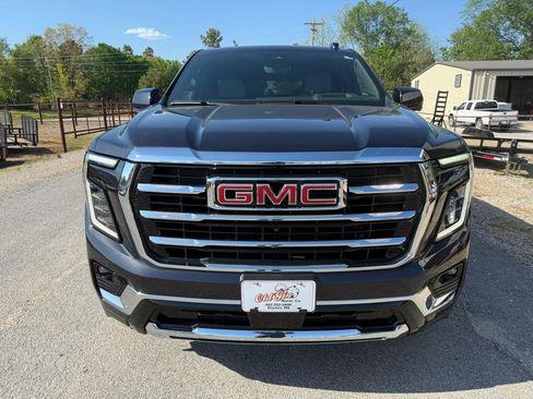 Used 2025 GMC Yukon Elevation w/ Elevation Premium Package image 8