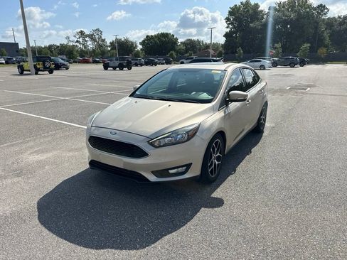 Used 2017 Ford Focus SEL FWD image 12