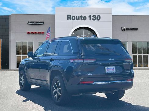 Used 2024 Jeep Grand Cherokee Limited AWD/4WD image 3