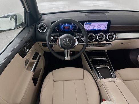 Certified 2025 Mercedes-Benz GLB 250 4MATIC image 29