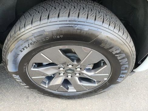 Used 2024 Ford F150 Lightning Lariat image 10