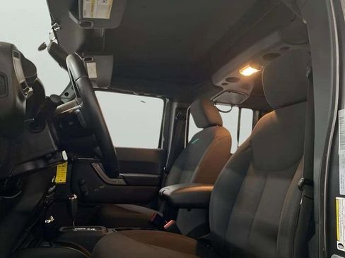 Used 2017 Jeep Wrangler Unlimited Sport w/ Connectivity Group image 35