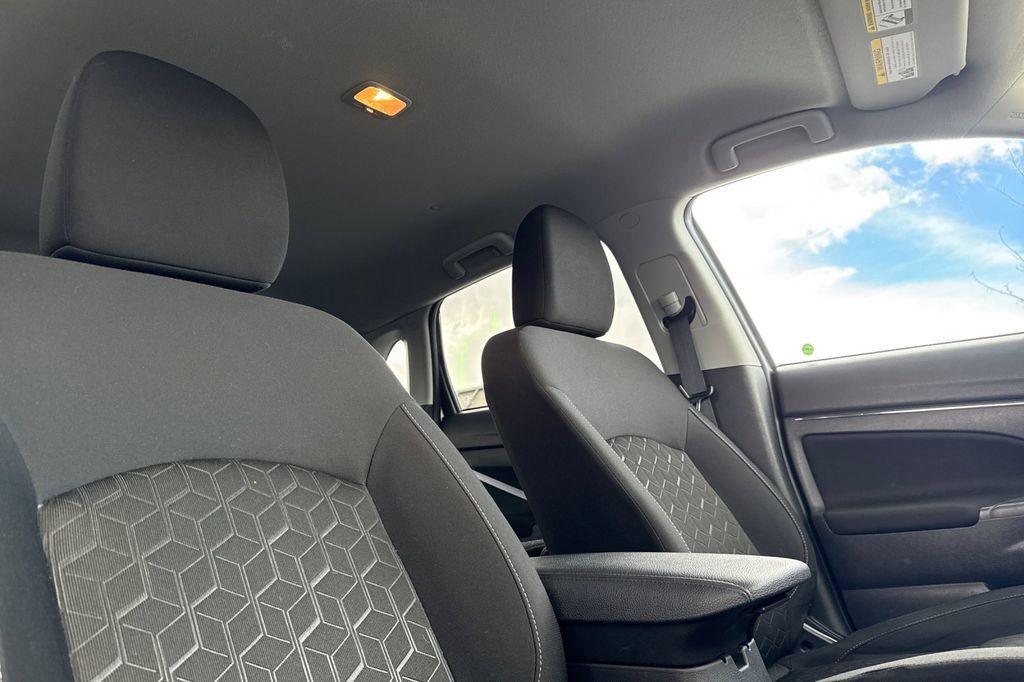 Used 2025 Mitsubishi Outlander Sport ES AWD/4WD image 20