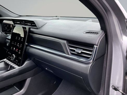 Used 2025 GMC Terrain Elevation AWD/4WD image 18