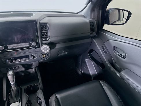 Used 2022 Nissan Frontier PRO-4X w/ Pro-4X Premium Package image 19