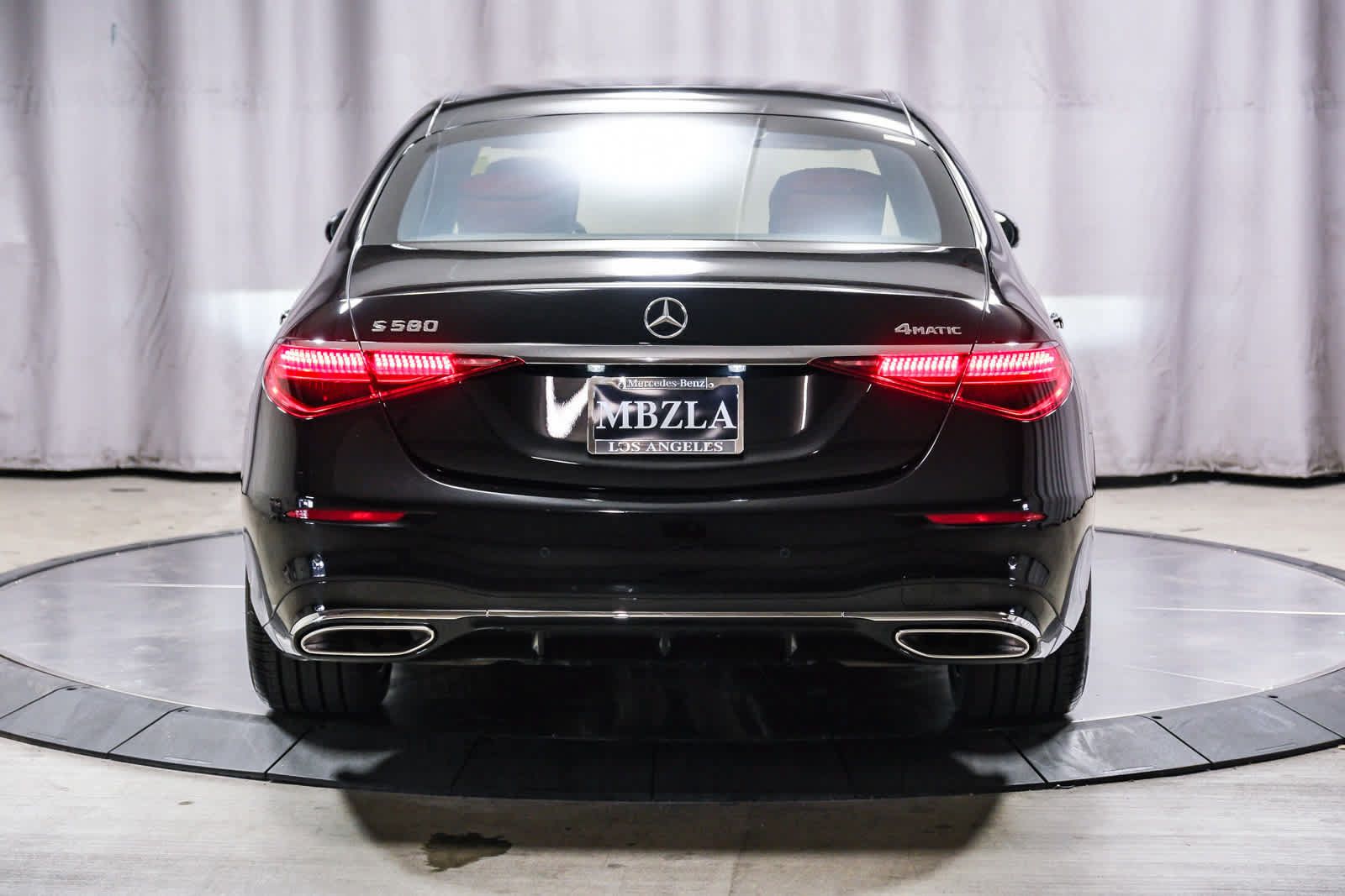 Used 2026 Mercedes-Benz S 580 4MATIC Sedan image 3