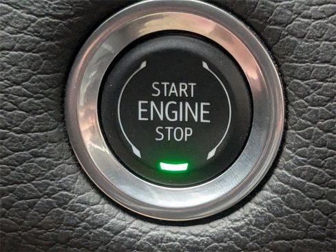 Used 2024 GMC Yukon Denali image 32