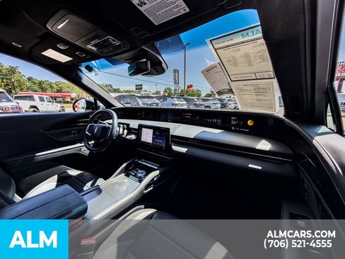 Used 2024 Lincoln Nautilus Reserve w/ Equipment Group 202A AWD/4WD image 16