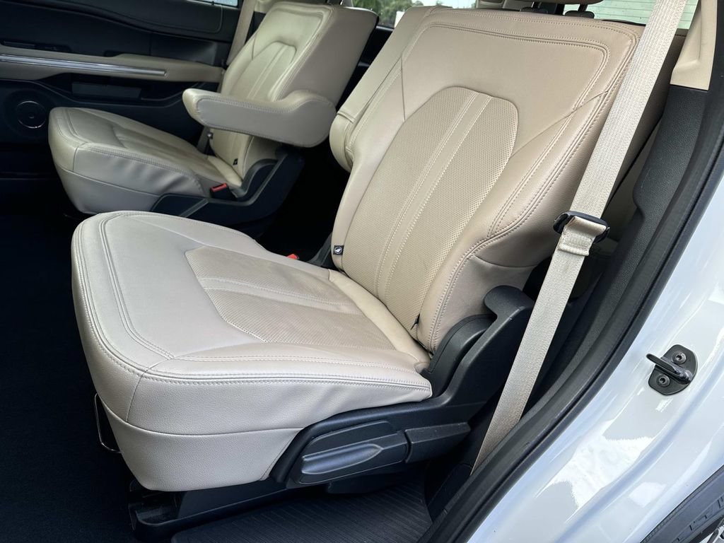 Used 2024 Ford Expedition Limited AWD/4WD image 22