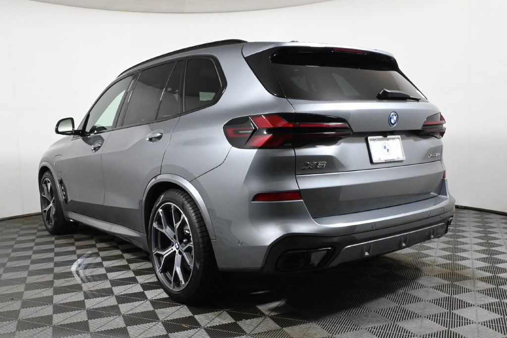 Used 2026 BMW X5 xDrive50e w/ M Sport Package AWD/4WD image 5