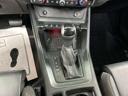 Used 2022 Audi Q3 2.0T Premium Plus w/ Premium Plus Package AWD/4WD image 18