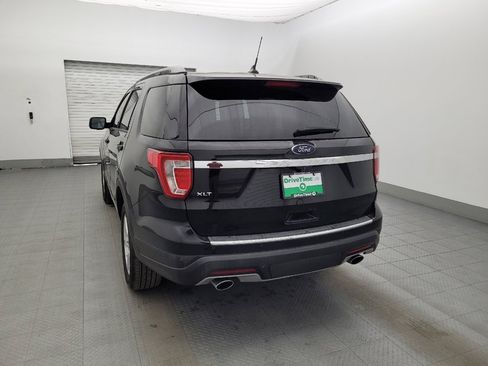 Used 2018 Ford Explorer XLT w/ Equipment Group 202A image 6