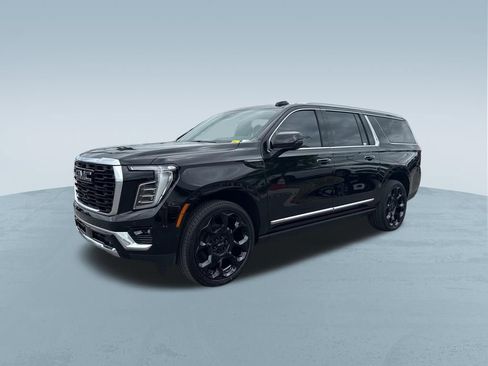 New 2026 GMC Yukon XL Denali w/ Denali Reserve Package AWD/4WD image 3