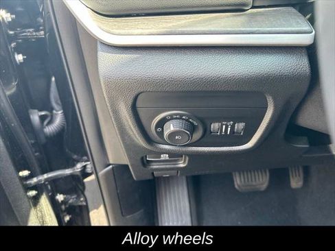 Certified 2023 Jeep Grand Cherokee L Limited AWD/4WD image 17