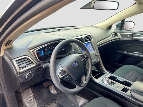 Used 2020 Ford Fusion SE image 9