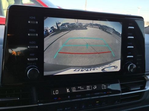 Used 2024 Toyota Sienna XLE Woodland Edition image 18