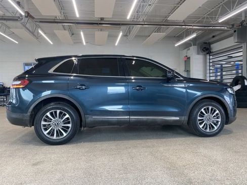 Used 2022 Lincoln Nautilus Reserve AWD/4WD image 4