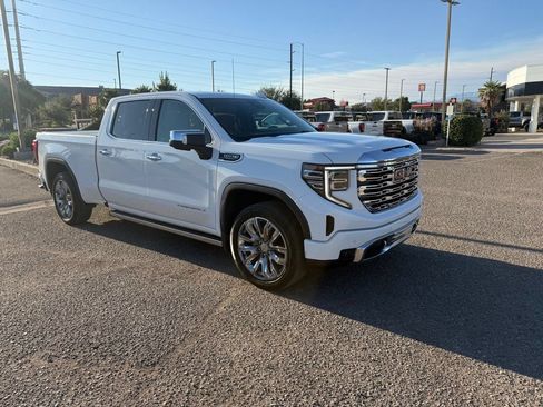 Used 2022 GMC Sierra 1500 Denali w/ Denali Reserve Package AWD/4WD image 3
